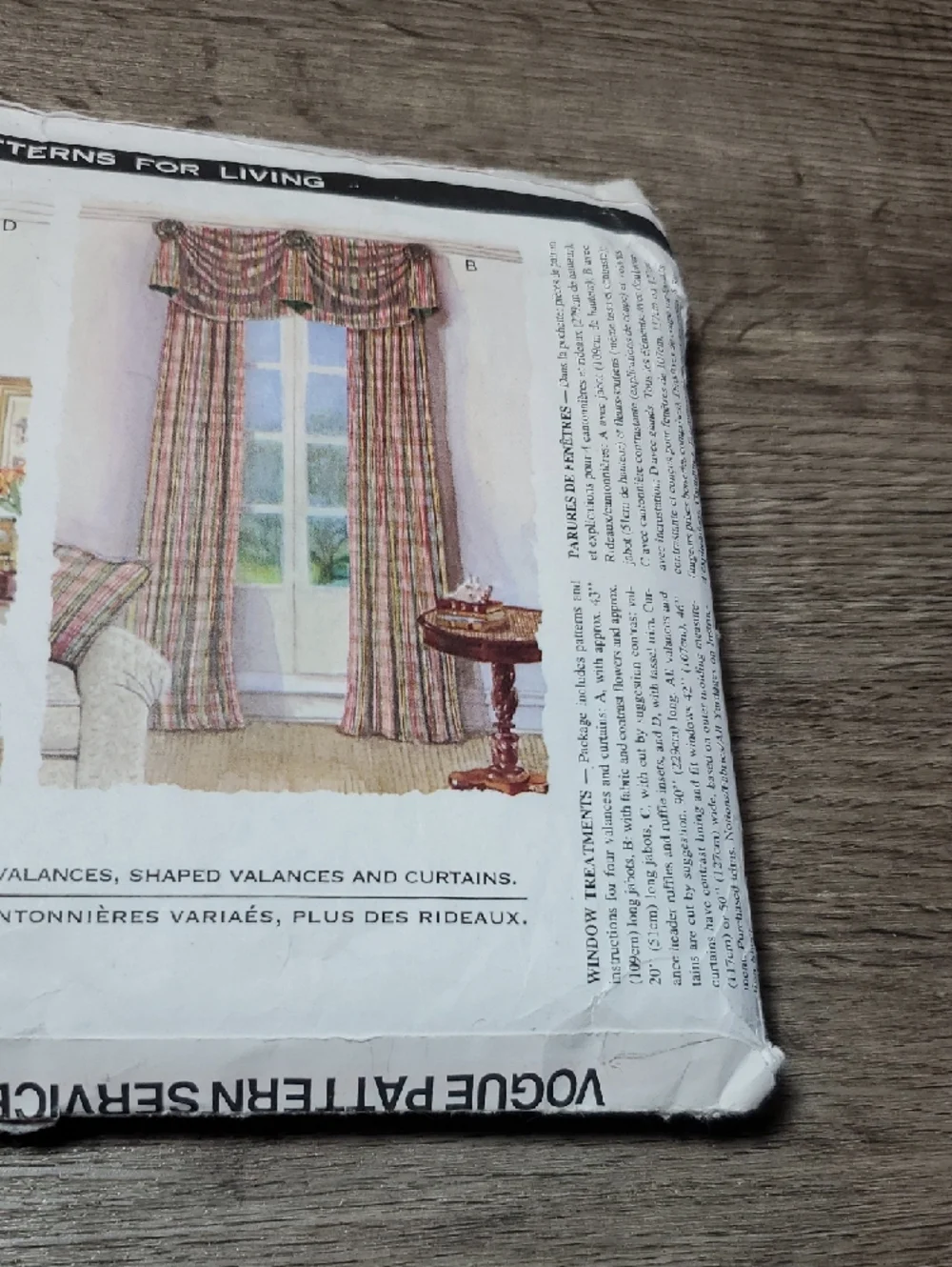 ⚜️VOGUE Floral Curtain & Valance Pattern